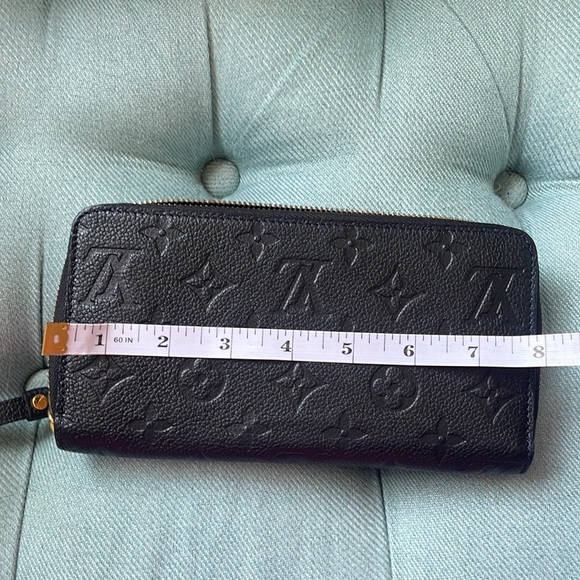 LV monogram empreinte lumineuse wallet. - Picture 8 of 10